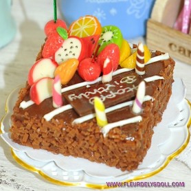 HAPPY BIRTHDAY FRUIT CHOCOLATE CAKE MINIATURE LATI YELLOW BARBIE FASHION ROYALTY BLYTHE PULLIP PUKIFEE DIORAMA 1:6