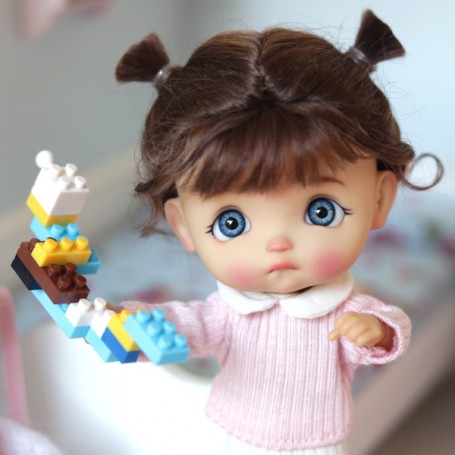 https://fleurdelysdoll.com/63698-medium_default/set-de-25-mini-legos-jouets-miniature-poupee-bjd-lati-yellow-pukifee-barbie-stodoll-ob11-amy-doll-blythe-pullip-diorama.jpg