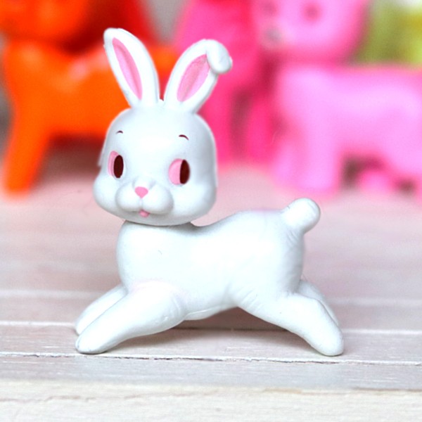 Figurine de lapin électrique en peluche lapin poupée à nourrir