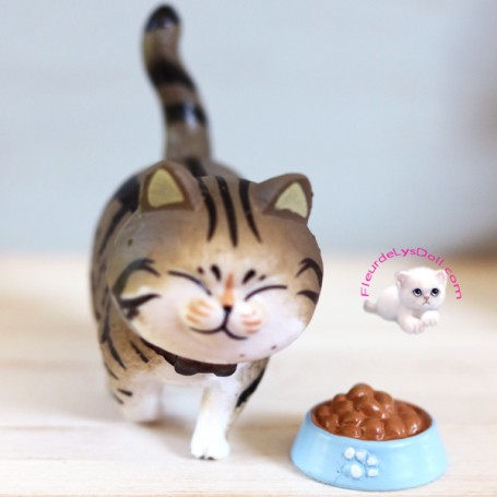 Tiny cat food dolls miniatures